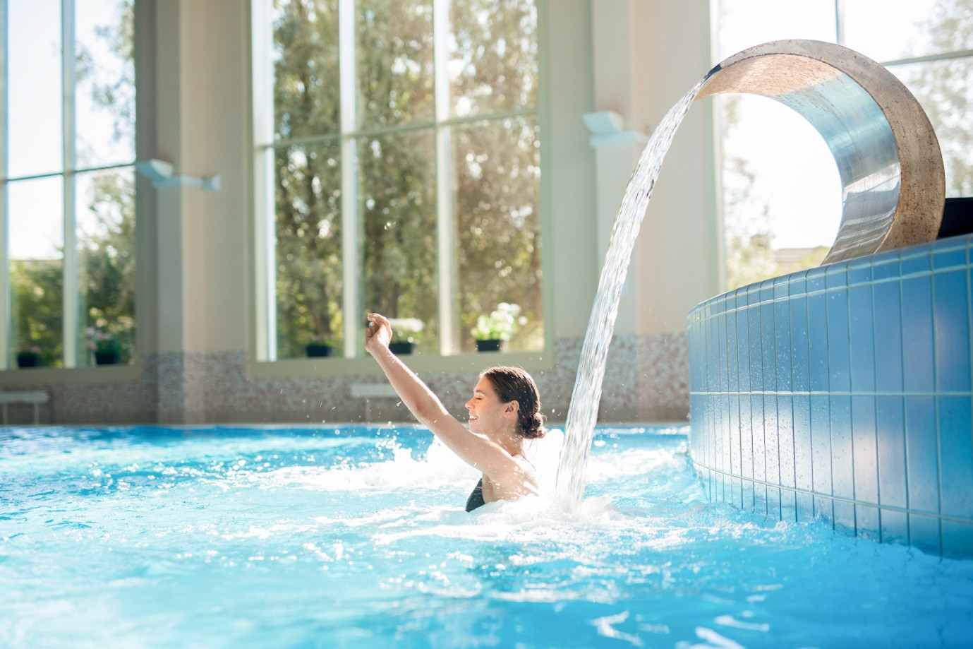 Thalassotherapy kết hợp với onsen, không gian thư giãn và tiện ích vui chơi dưới nước tại công viên Ohayo Onsen & Spa Hà Tĩnh. (Nguồn ảnh: Freepik)